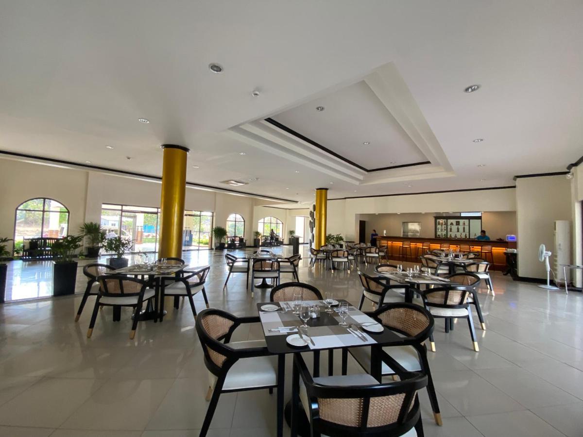 Plaza Del Norte Hotel And Convention Center Laoag Kültér fotó