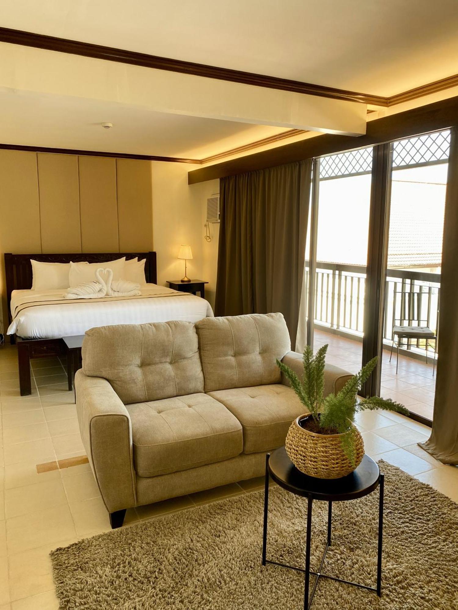 Plaza Del Norte Hotel And Convention Center Laoag Kültér fotó